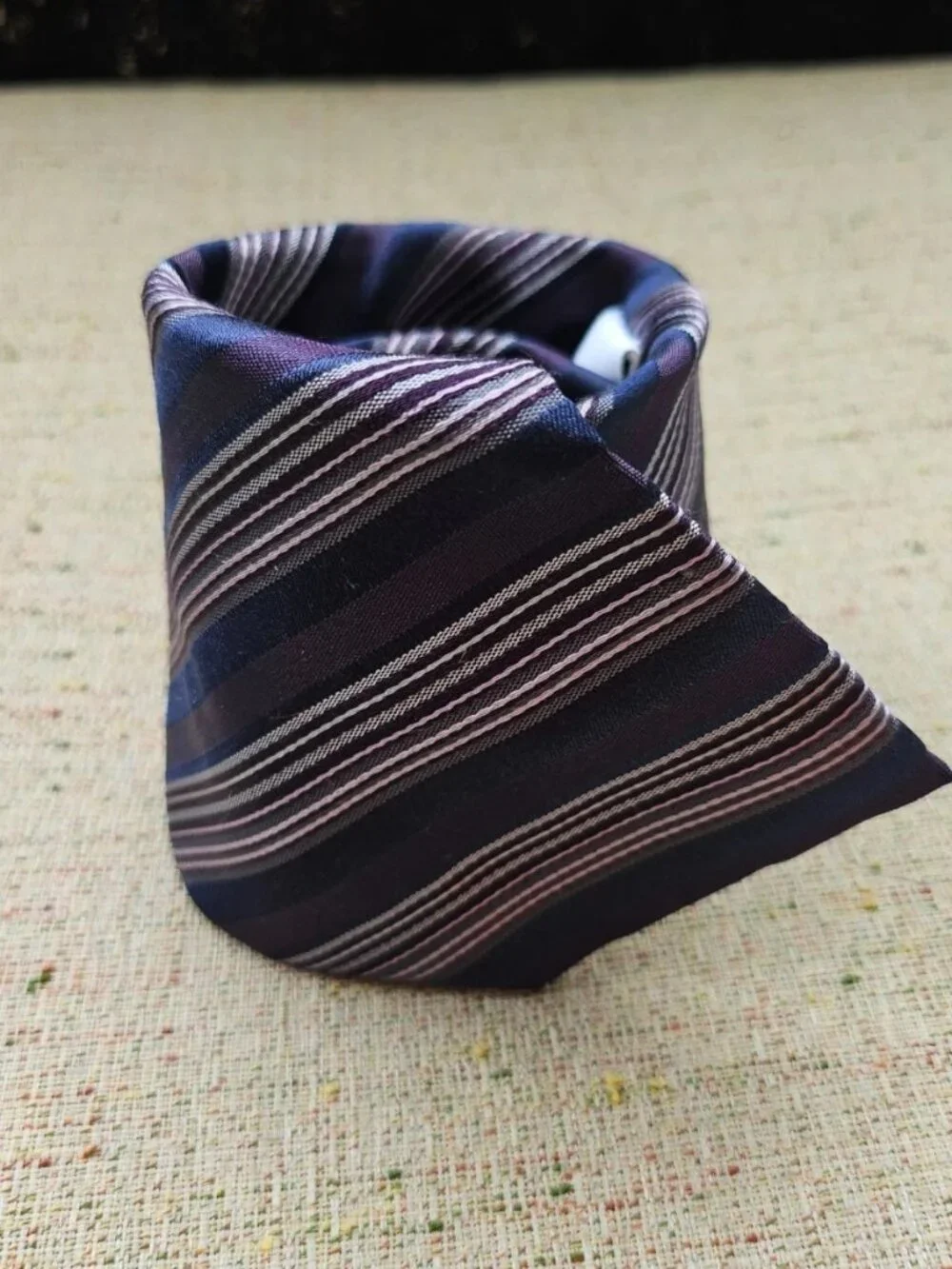 Calvin Klein Men Tie Multi Color Striped Necktie 100% Silk Classic Tie